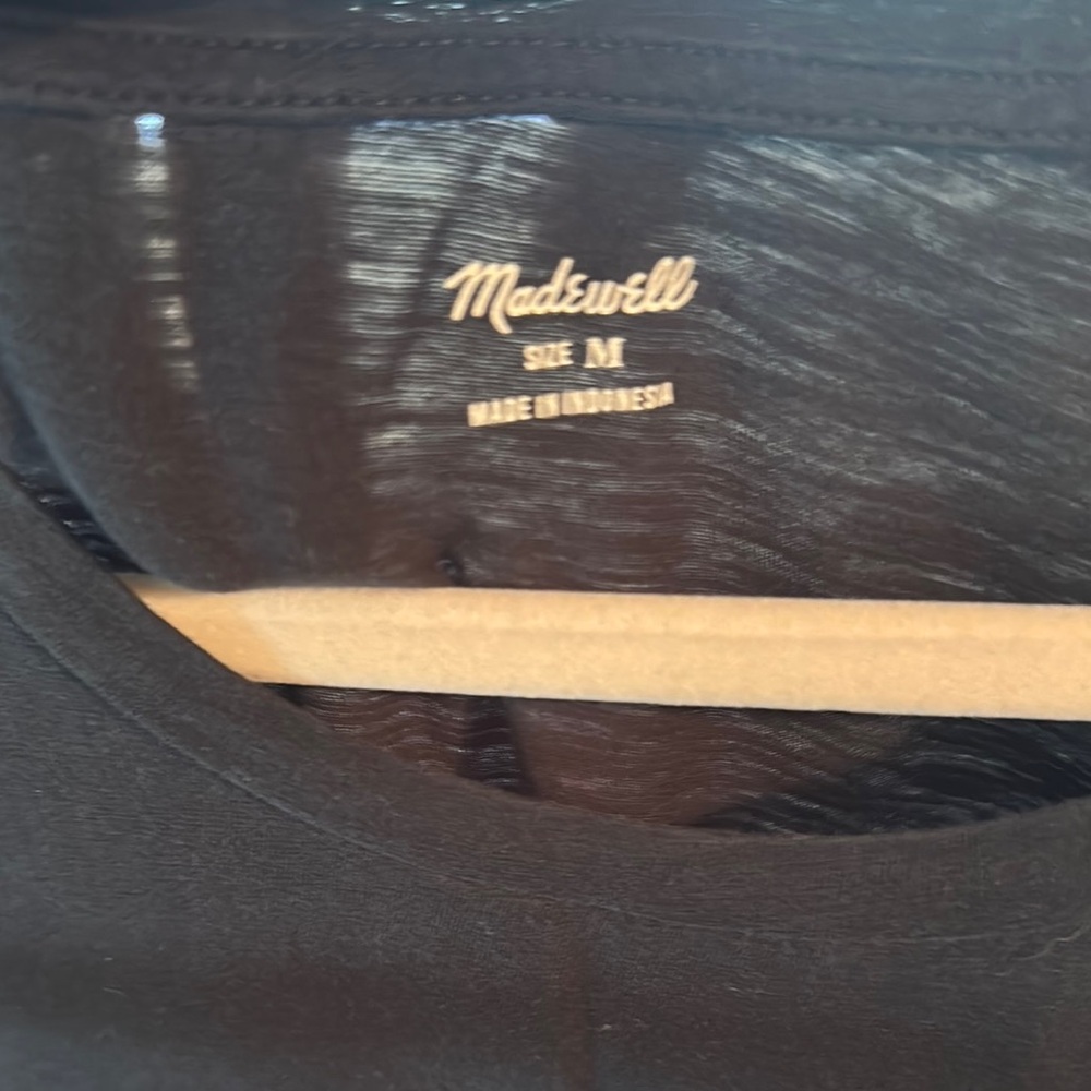 Madewell Basic Black Pocket Tank - Picture 4 of 4